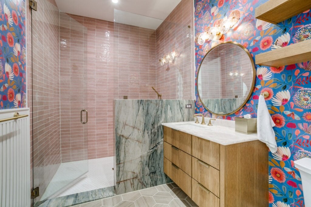 Guest bathroom in an Edge Crew custom home