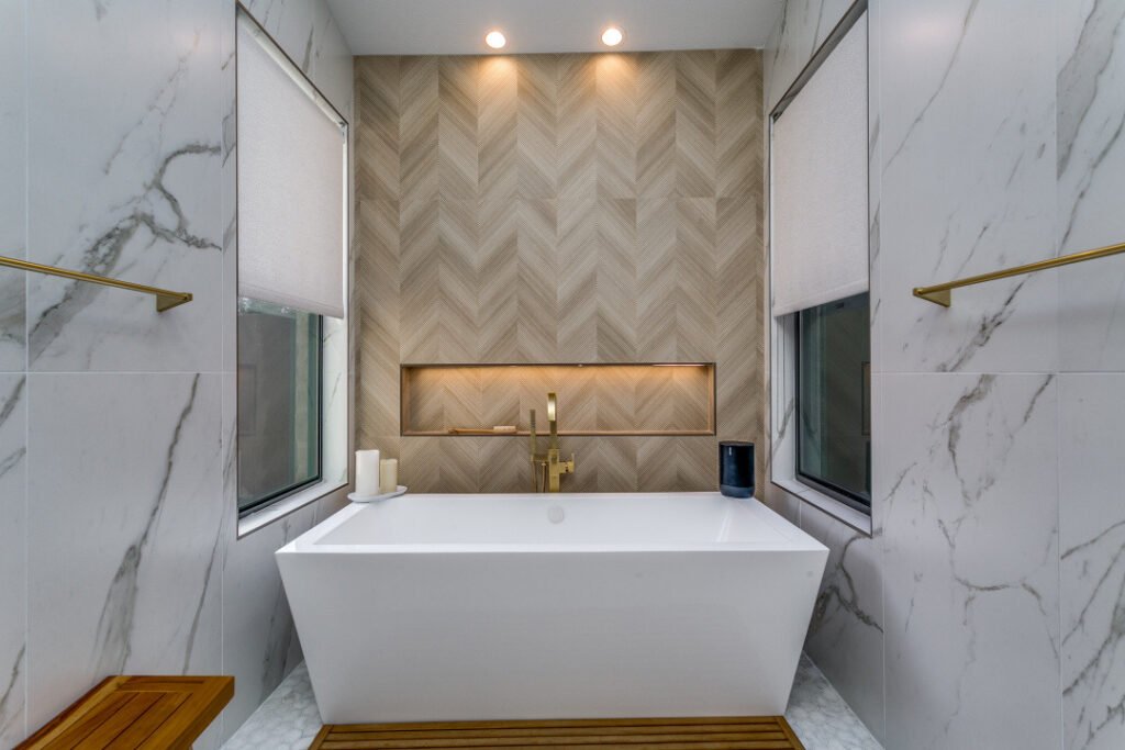 Primary bathroom soaking tub at El Regalo